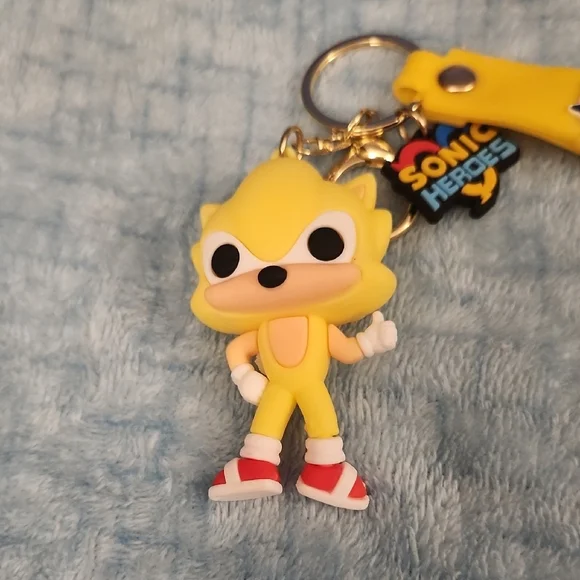 3/$18 Sonic Heroes Keychain with Yellow Strap - Picture 3 of 7